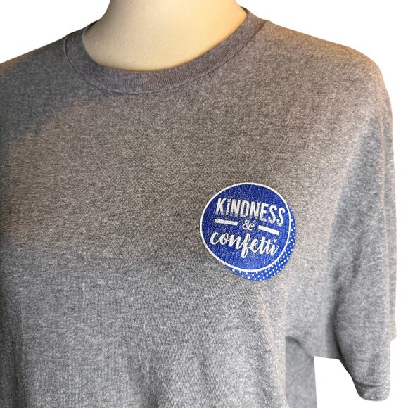 Kindness & Confetti "Dogs Are My Favorite People" Graphic Tee, Gray, Size Large - Picture 2 of 5